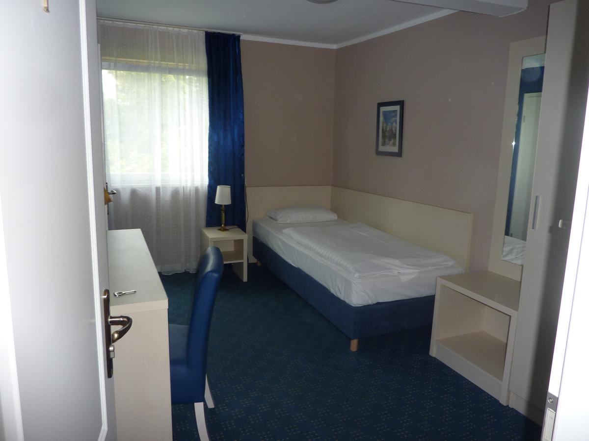 Hotel Pelikan Кітцінґен Екстер'єр фото